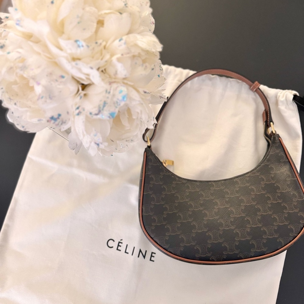 ❌SOLD❌Celine Ava Triomphe Shoulder Bag